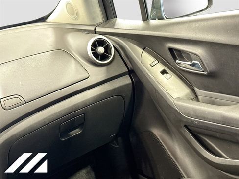 Used 2015 Chevrolet Trax LT image 23