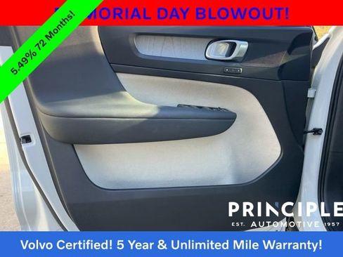 Certified 2023 Volvo XC40 B5 Plus w/ Driver Assist Package AWD/4WD image 26