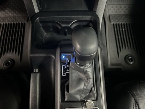 Used 2022 Toyota Tacoma TRD Sport w/ TRD Premium Sport Package AWD/4WD image 16