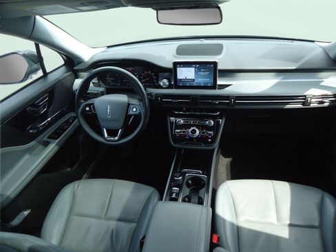 Used 2022 Lincoln Corsair AWD w/ Premium Package image 10