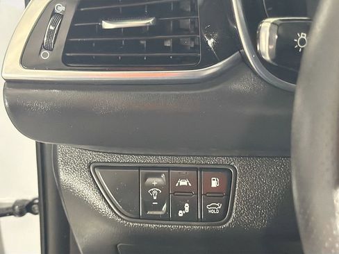 Used 2021 Genesis G70 3.3T w/ Sport Package RWD image 10