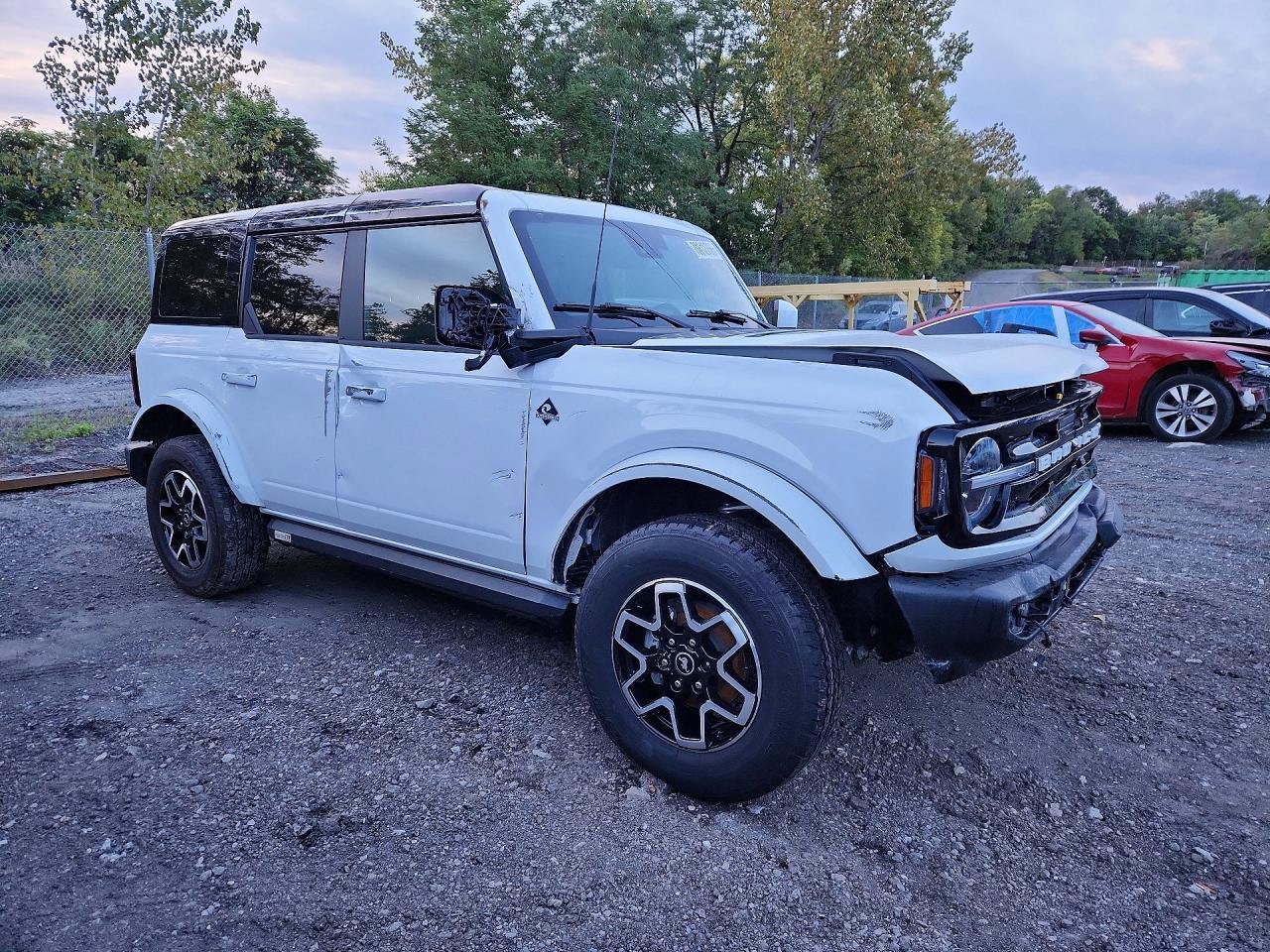 Used 2024 Ford Bronco Outer Banks AWD/4WD image 1