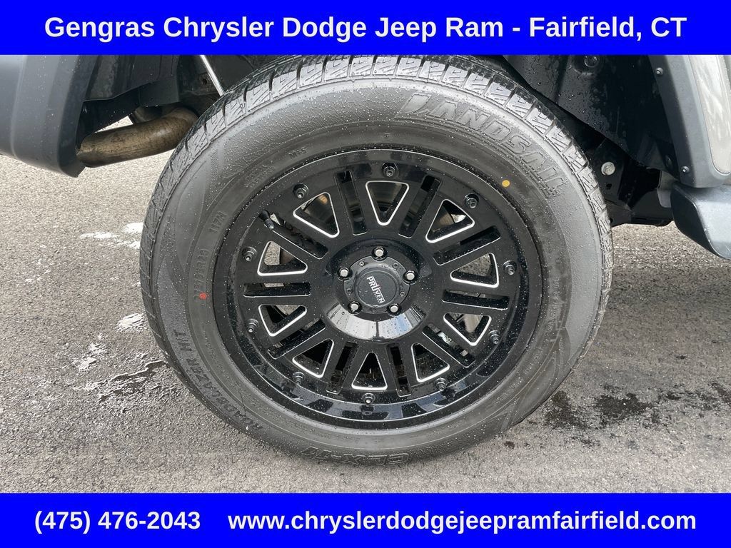 Used 2018 Jeep Wrangler Unlimited Sahara AWD/4WD image 10