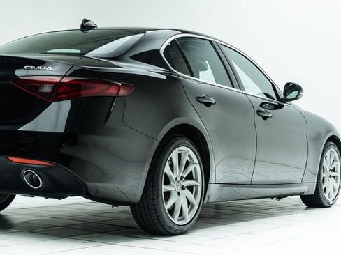 Used 2018 Alfa Romeo Giulia AWD image 13