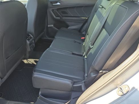 Used 2022 Volkswagen Tiguan SE AWD/4WD image 31