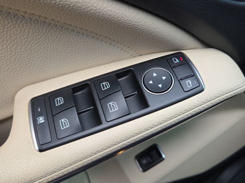 Certified 2017 Mercedes-Benz CLA 250 image 32