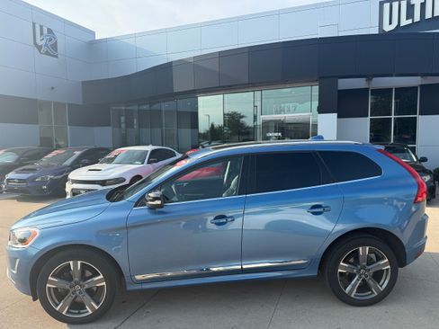 Used 2017 Volvo XC60 T5 Dynamic w/ Preferred Option Package FWD image 4