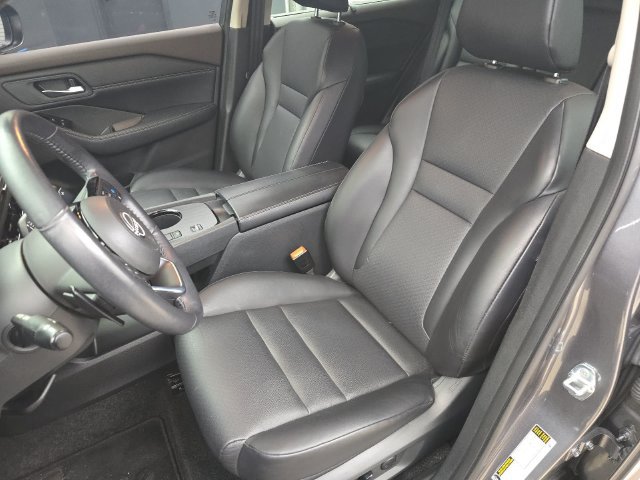 Used 2023 Nissan Rogue SV w/ SV Premium B Package FWD image 13