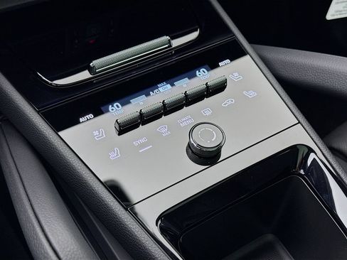 New 2026 Porsche Cayenne Coupe AWD/4WD image 22