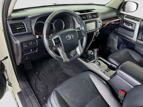 Used 2015 Toyota 4Runner SR5 image 9
