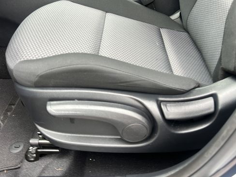 Certified 2025 Kia Soul LX w/ LX Technology Package FWD image 14