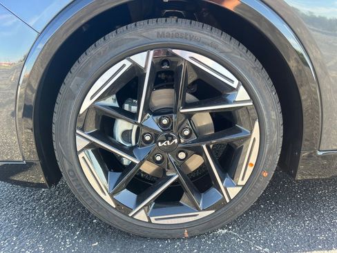 New 2025 Kia K4 GT-Line image 9