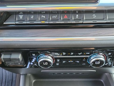 New 2025 GMC Sierra 3500 SLT w/ SLT Premium Package image 32