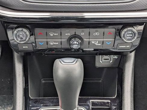 New 2026 Jeep Compass Latitude image 16