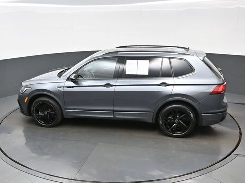 Used 2023 Volkswagen Tiguan SE R-Line AWD/4WD image 37