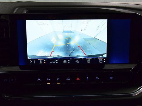 Used 2024 Chevrolet Silverado 1500 High Country w/ Z71 Off-Road Package image 25