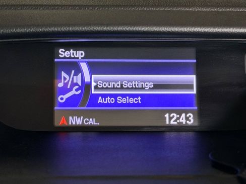 Used 2015 Honda CR-V LX image 41