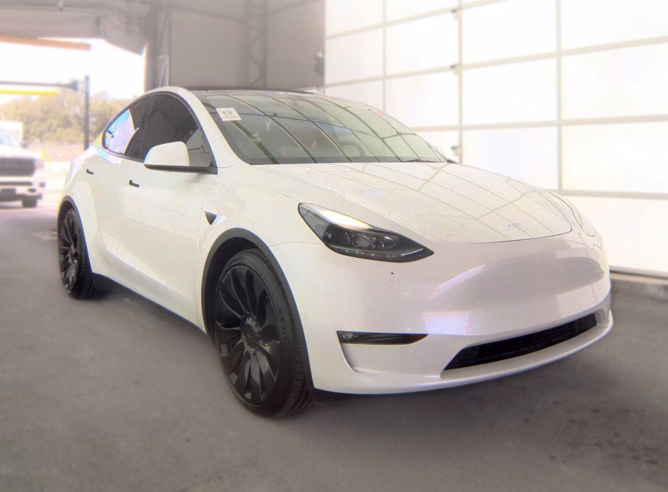 Used 2023 Tesla Model Y Long Range AWD/4WD image 3