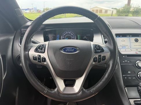 Used 2018 Ford Taurus SEL w/ Equipment Group 201A FWD image 2
