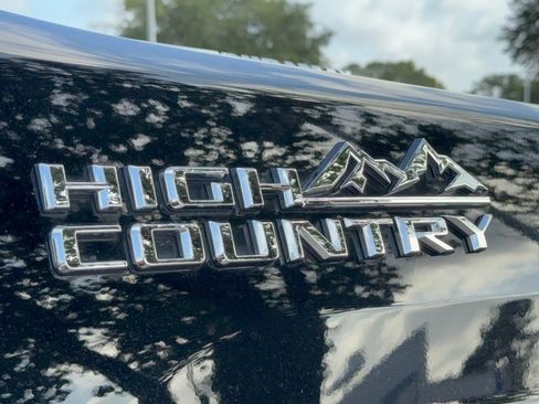 Used 2024 Chevrolet Silverado 3500 High Country w/ High Country Premium Package AWD/4WD image 32