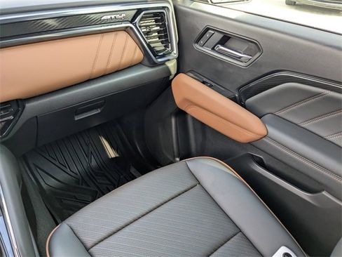 Used 2026 GMC Canyon AT4 w/ AT4 Premium Package image 15