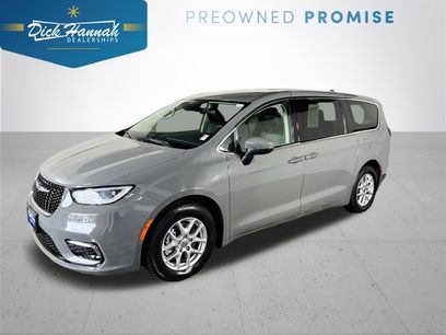 Used 2023 Chrysler Pacifica Touring-L
