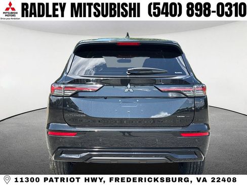 New 2026 Mitsubishi Outlander LE AWD/4WD image 18