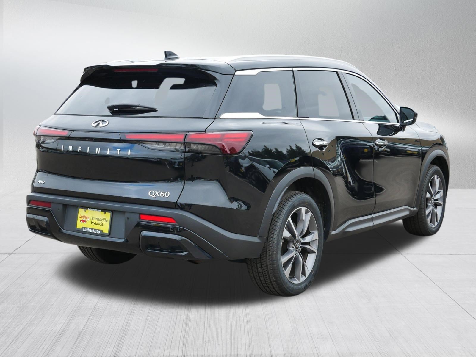 Used 2024 INFINITI QX60 Luxe AWD/4WD image 7