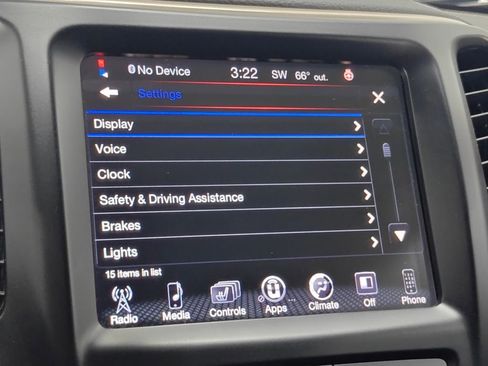 Used 2017 Jeep Cherokee Latitude w/ Cold Weather Group FWD image 34
