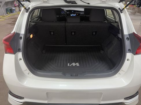 Used 2018 Toyota Corolla iM w/ All-Weather Mat Package image 27