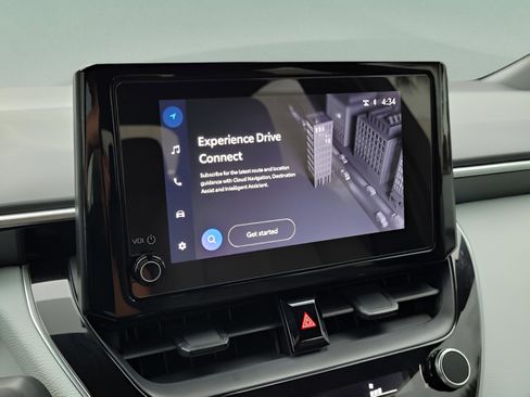 Certified 2025 Toyota Corolla SE image 18