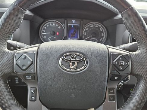 Used 2019 Toyota Tacoma TRD Sport image 12