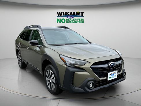 Used 2025 Subaru Outback Premium AWD/4WD image 1