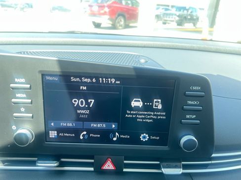 Used 2026 Hyundai Elantra SE FWD image 12