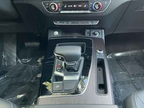 Used 2022 Audi Q5 2.0T Premium image 16