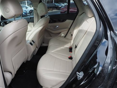 Used 2017 Mercedes-Benz GLC 300 4MATIC image 15