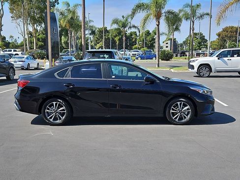 Used 2022 Kia Forte LXS image 5