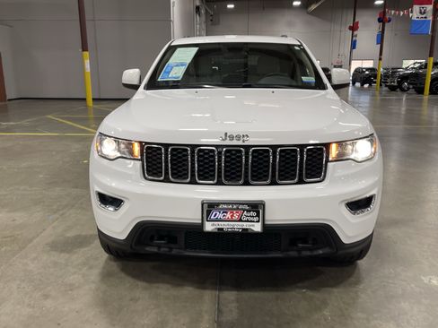 Used 2018 Jeep Grand Cherokee Laredo AWD/4WD image 8