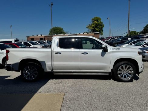 Used 2022 Chevrolet Silverado 1500 High Country w/ Technology Package AWD/4WD image 2