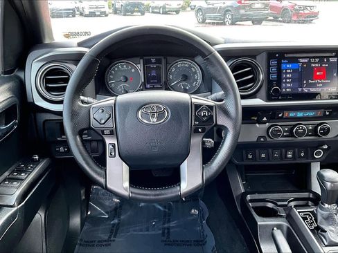 Certified 2016 Toyota Tacoma SR5 image 6