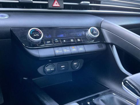 Used 2023 Hyundai Elantra SEL FWD image 30