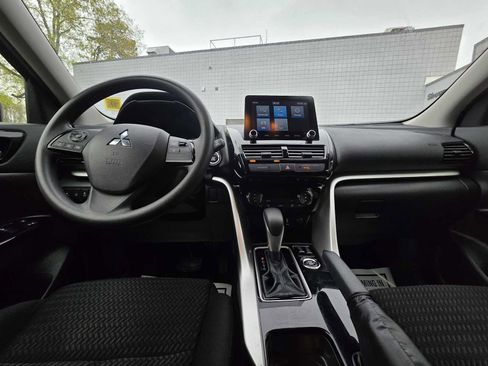 Used 2024 Mitsubishi Eclipse Cross LE AWD/4WD image 16