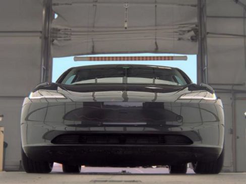 Used 2025 Tesla Model 3 RWD image 3