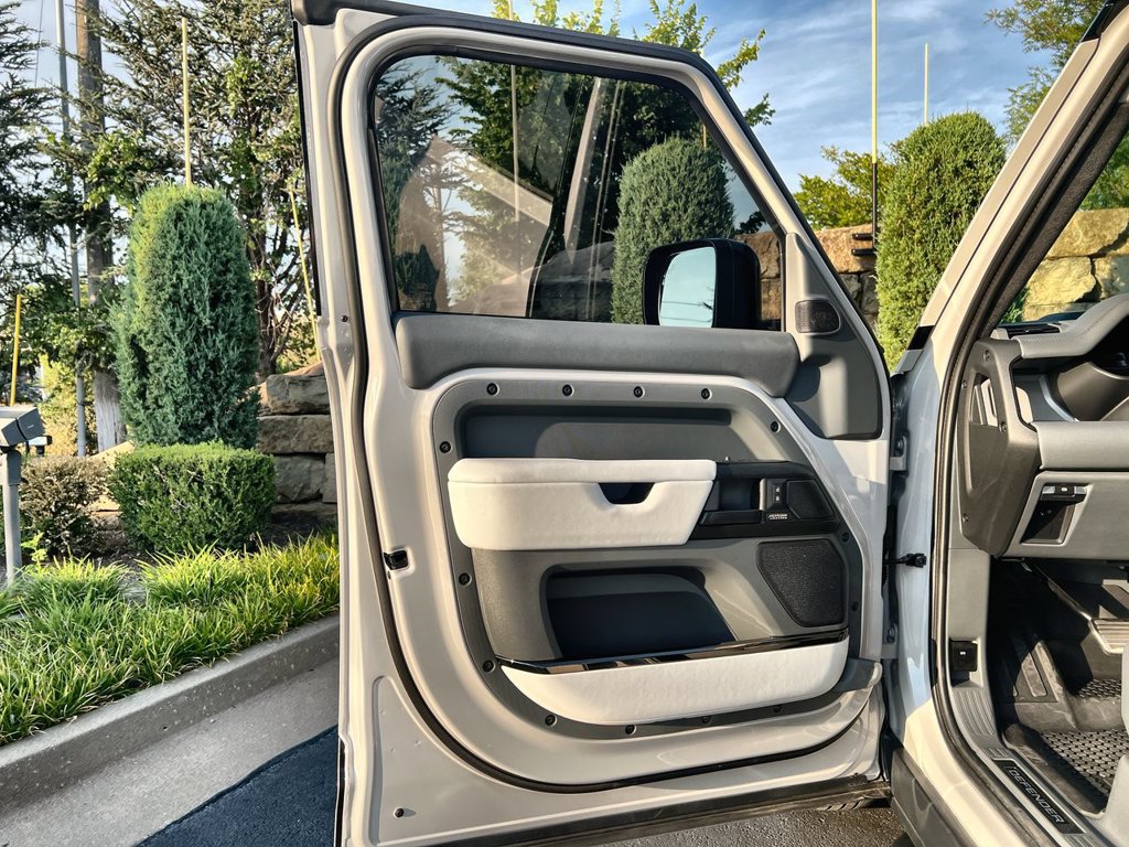 Certified 2026 Land Rover Defender 110 OCTA AWD/4WD image 17