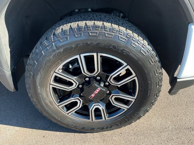 Used 2023 GMC Sierra 2500 AT4 w/ AT4 Premium Plus Package AWD/4WD image 14