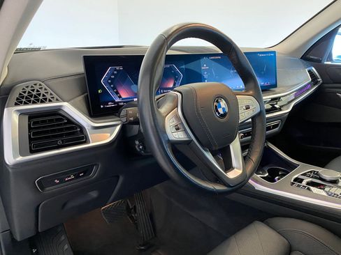 Certified 2025 BMW X7 xDrive40i image 4