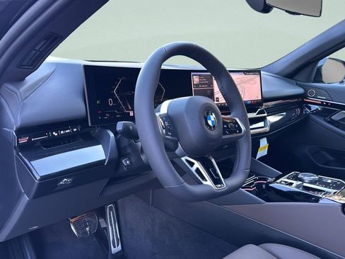 Used 2026 BMW 530i xDrive w/ M Sport Package image 9