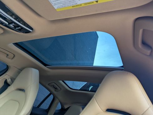 Used 2018 Porsche Panamera image 21