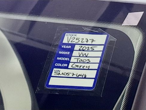 New 2025 Volkswagen Taos SE image 25