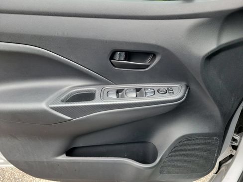 Used 2020 Nissan Versa S FWD image 23